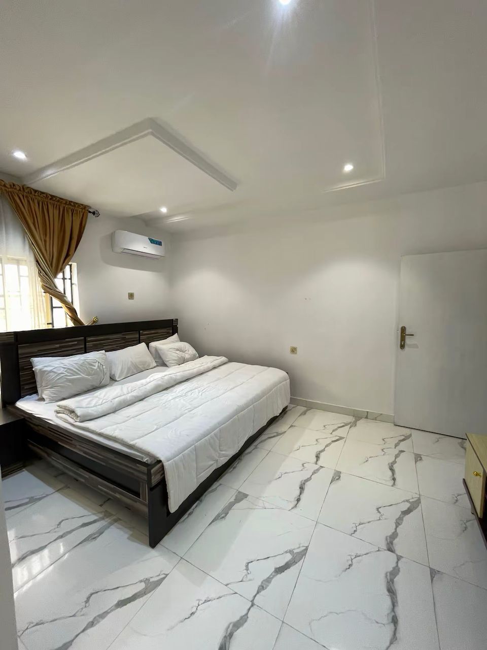 Luxury 3 Bedroom Apartment view 2