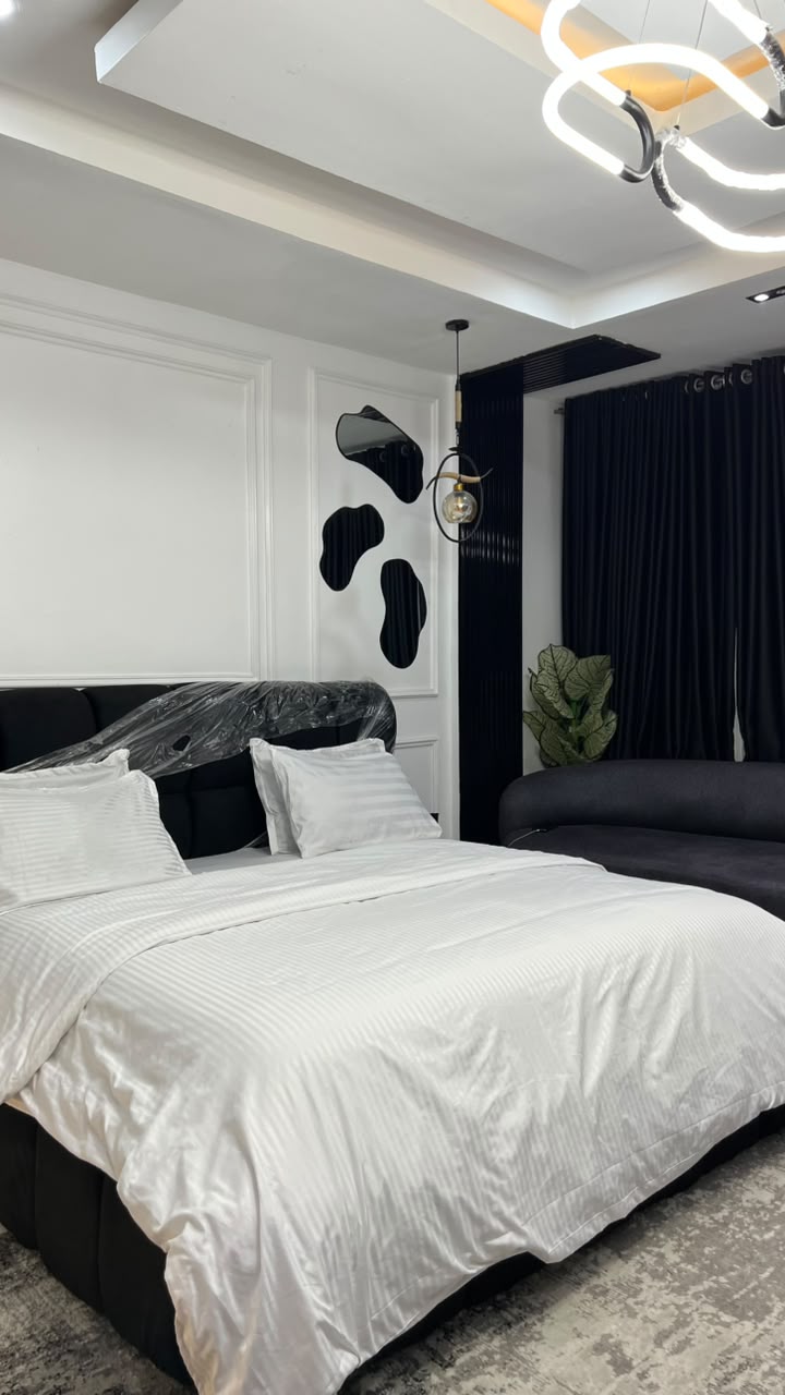 Six BedRoom | GRA