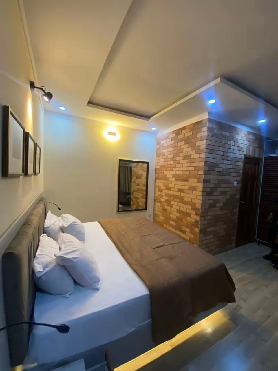 Studio room at thinkers corner view 2