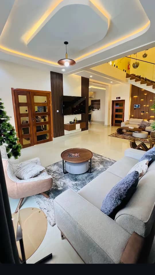 Six Bedroom Apartment