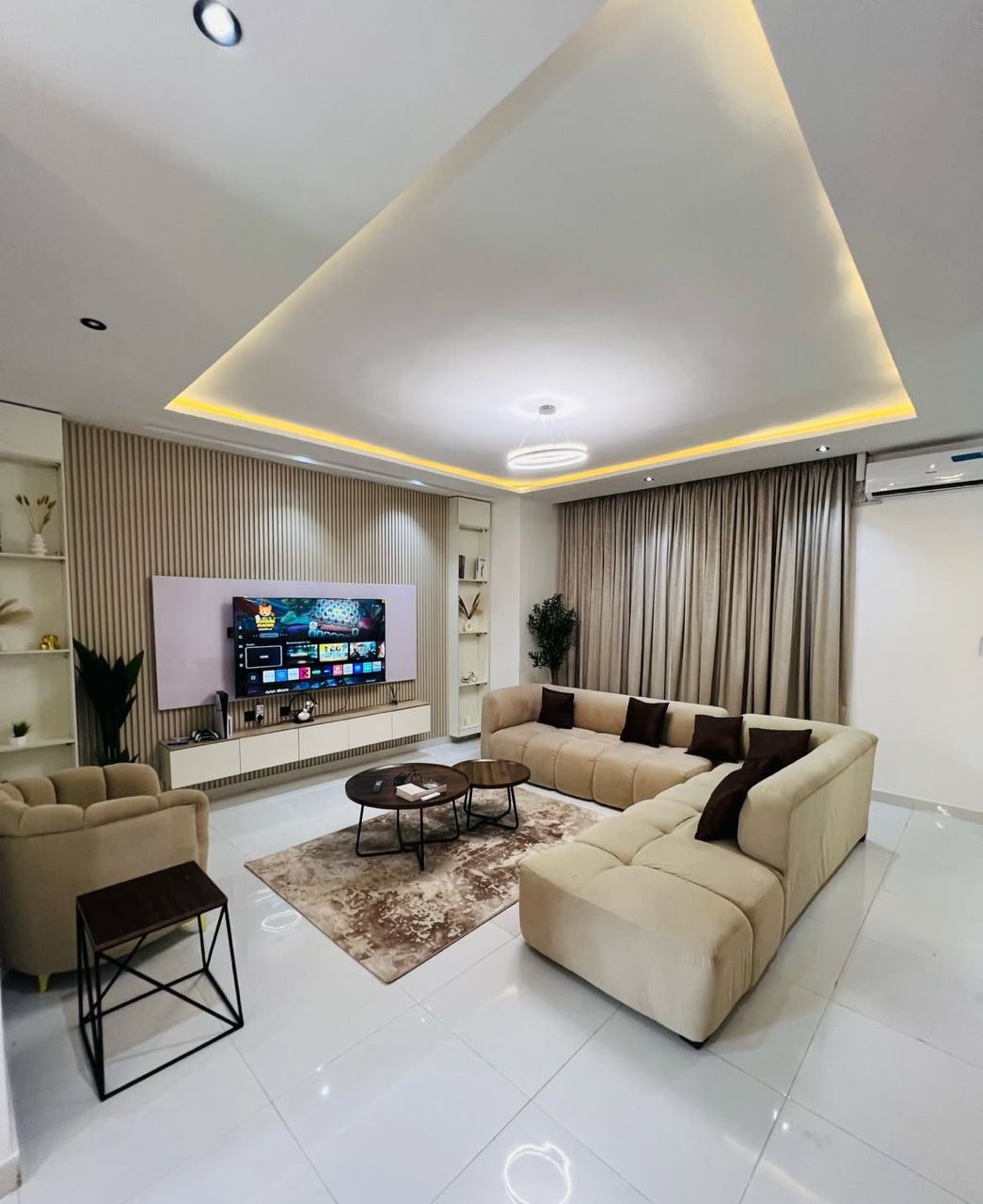 Five Bedroom Apartment